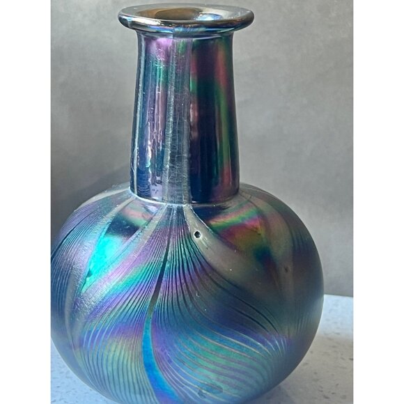 The Glass Eye Studio Blown Glass Bud Vase Signed 1982 Mt. St. Helen Iridescent - Picture 4 of 10